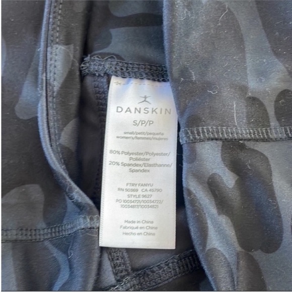 Danskin Size Small Blue Camouflage High-Waisted Leggings. - Picture 5 of 6